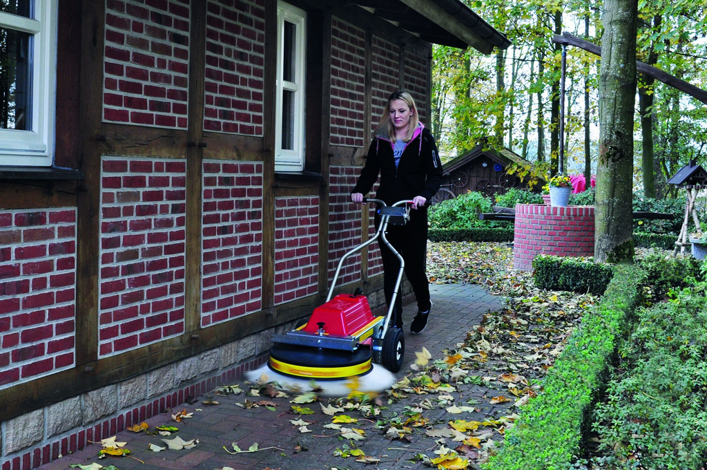 Westermann_WR870_Akku_Hausweg.webp